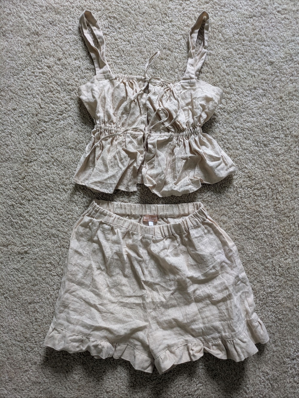 Matching Linen Set - Picture 2 of 5